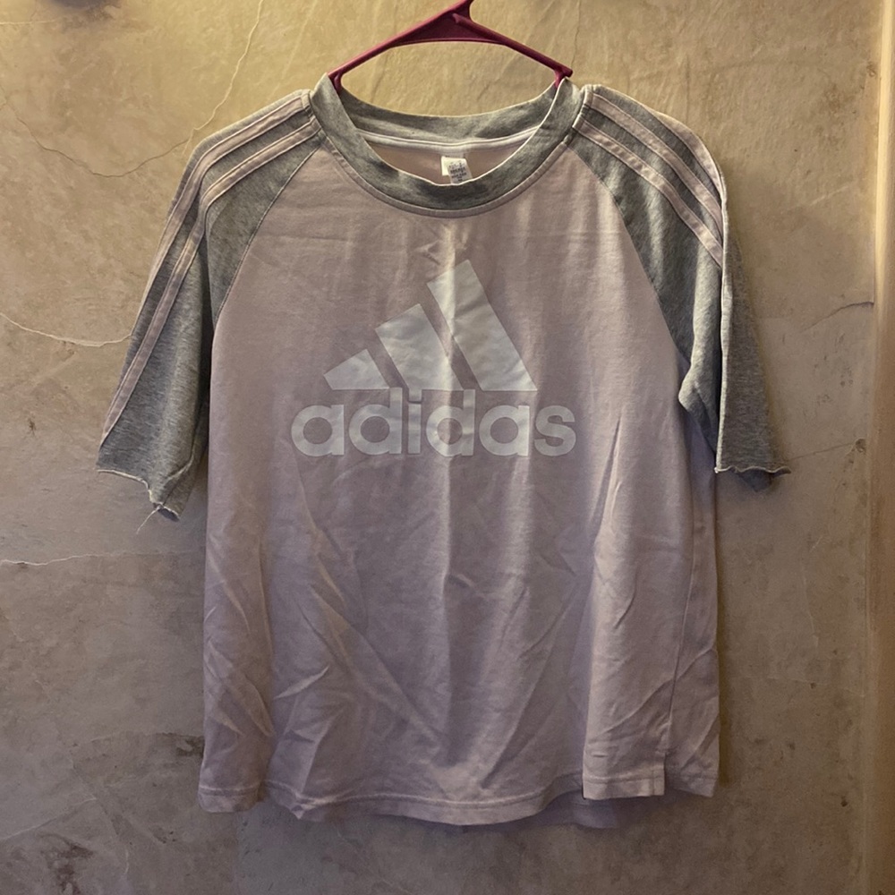 Mint condition mid sleeve Adidas workout tee!